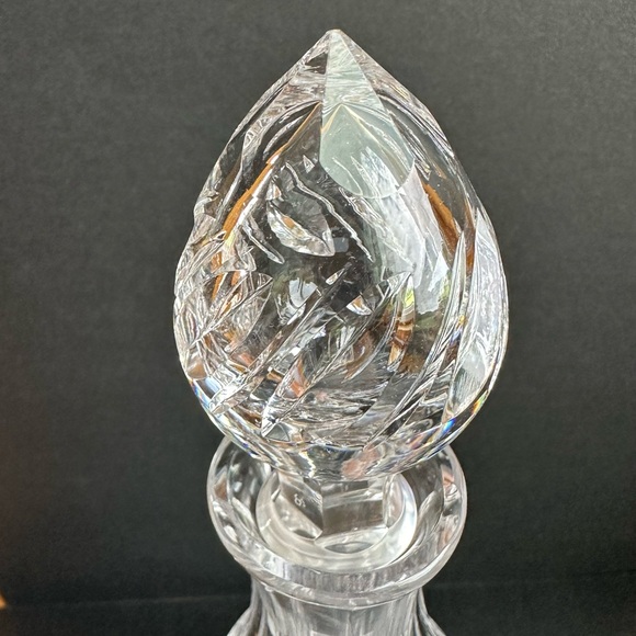 Decanter by Stuart England Signed Crystal ‘Lyric’ Swirl and Leaf Pattern 11”H - Picture 5 of 11